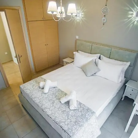 Apartment Design And Luxury Palaiontsiflikion